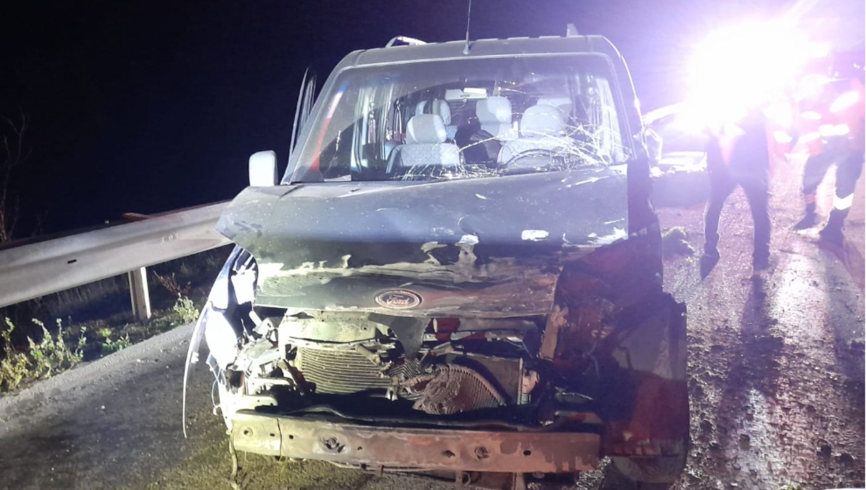 Anadolu Otoyolu’nda bariyerlere çarptı