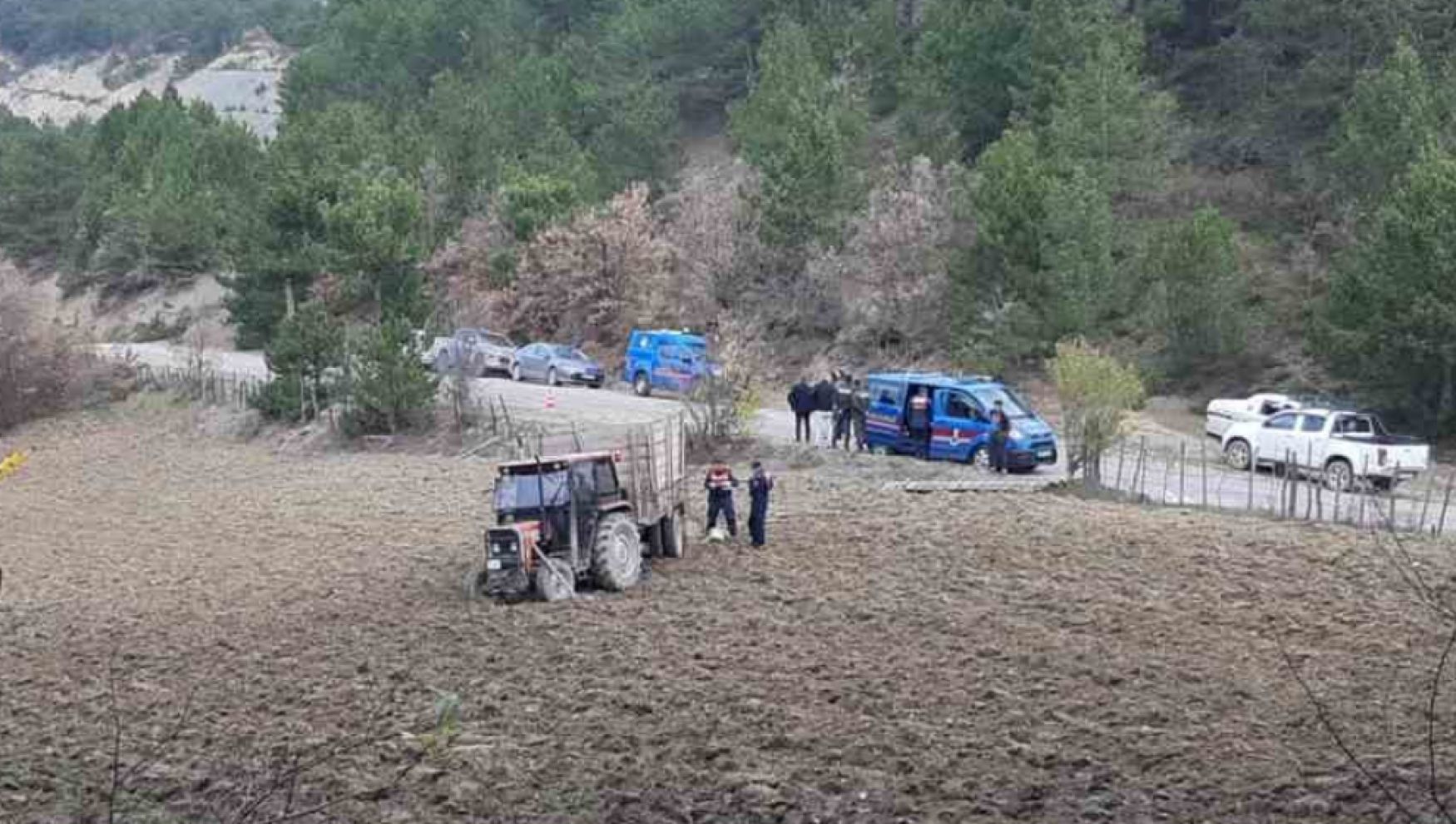 Bolu’nun Mudurnu ilçesinde traktör devrildi: 1 ölü, 1 yaralı