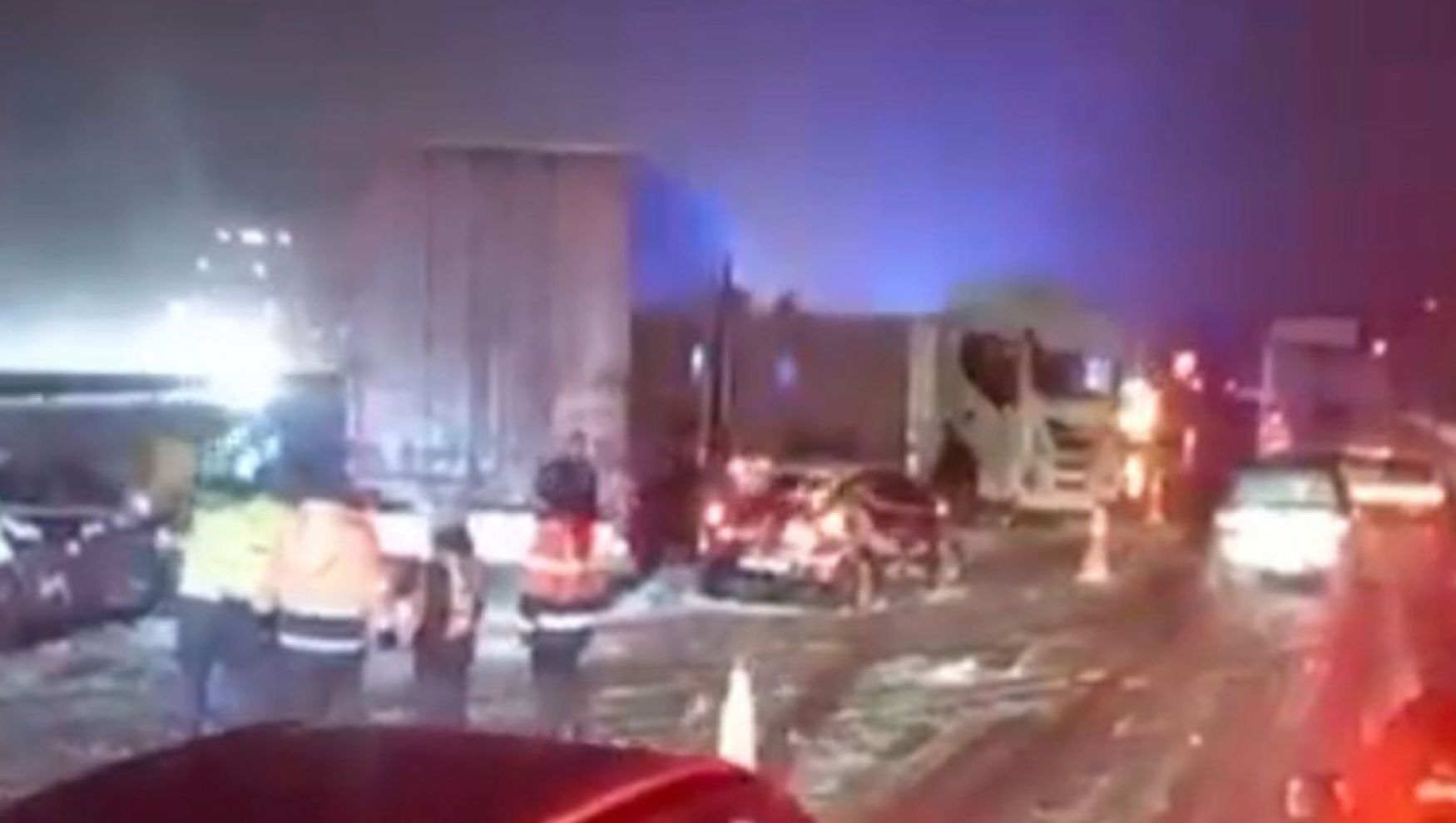 Bolu Dağı Tüneli çıkışında 6 araçlı zincirleme kaza