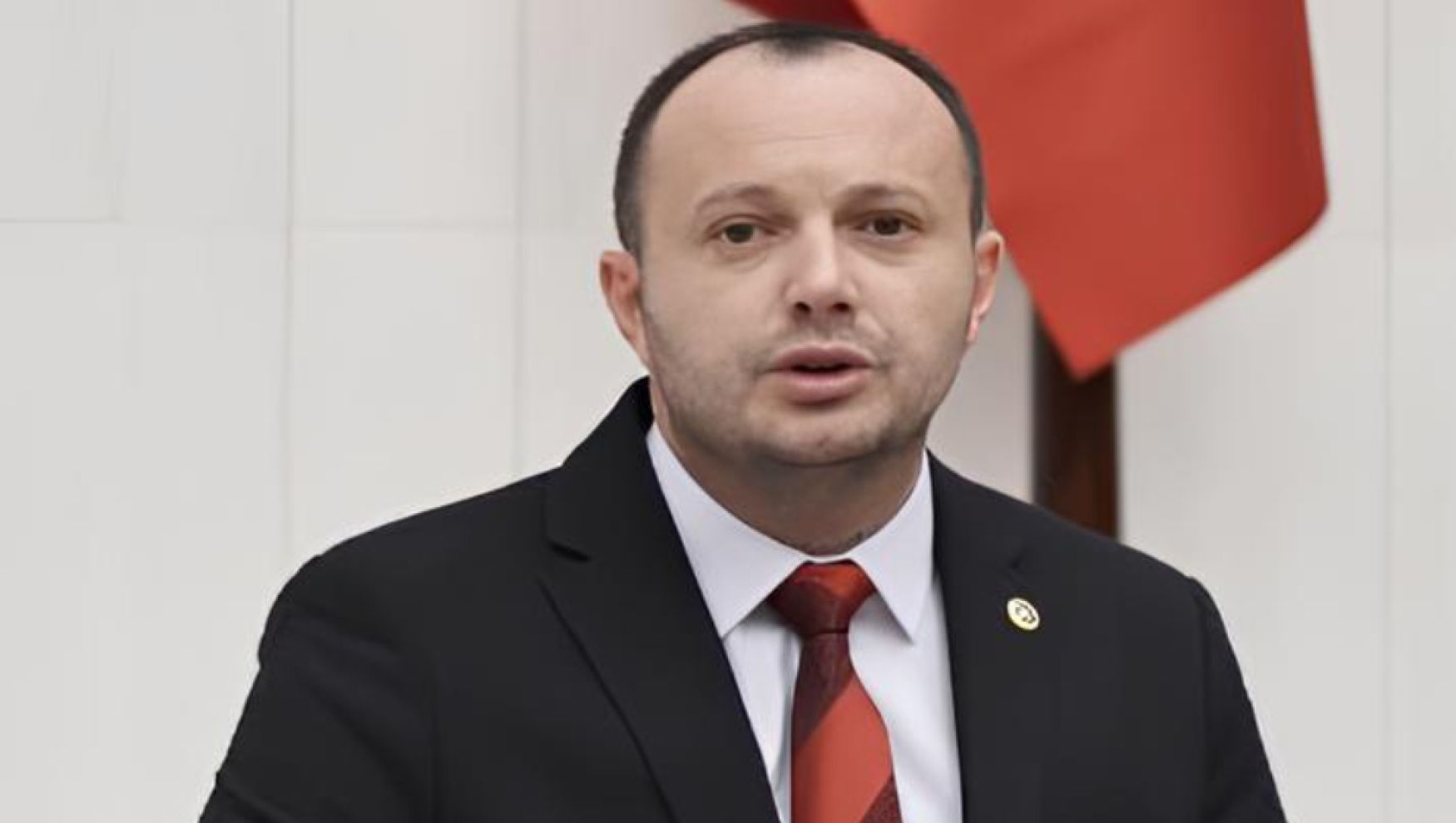 Emekliler geçinemiyor: İsmail Akgül TBMM’de maaşlara dikkat çekti