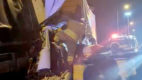 Bolu Dağı Tüneli çıkışında feci kaza: Kamyonlar çarpıştı, 1 kişi hayatını kaybetti