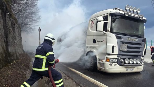 Bolu Dağı'nda boş tanker alev alev yandı