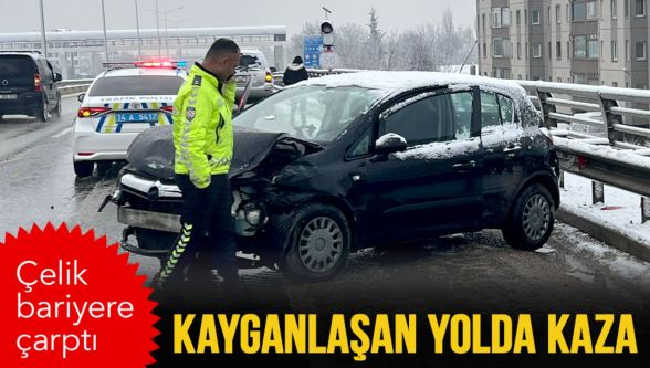 Bolu'da kontrolden çıkan otomobil bariyere çarptı