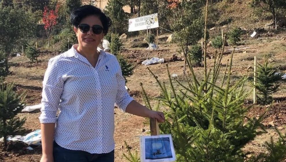 Bolu'da evladının mezarı başında fenalaşan anne hayatını kaybetti