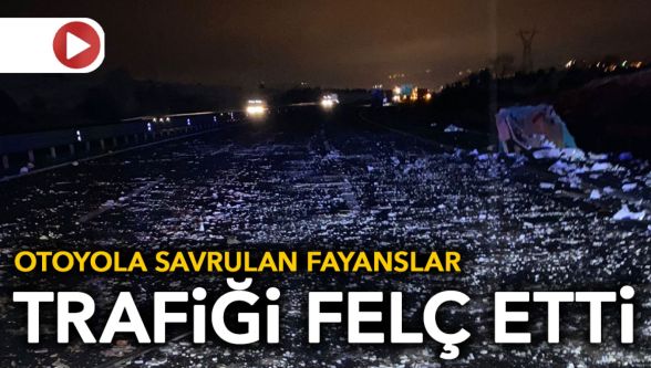 Anadolu Otoyolu'nda dorseden düşen fayanslar trafiği durdurdu