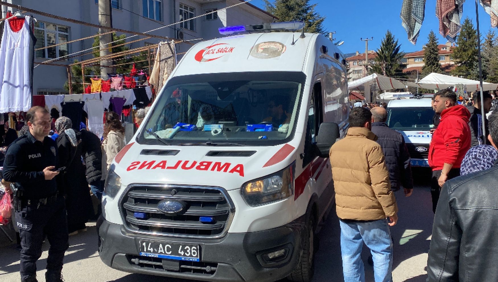 Bolu'da pazarda sopalı kavga: 3 yaralı