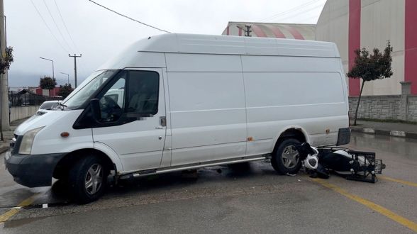 Bolu'da kavşakta kaza: Motosiklet sürücüsü yaralandı