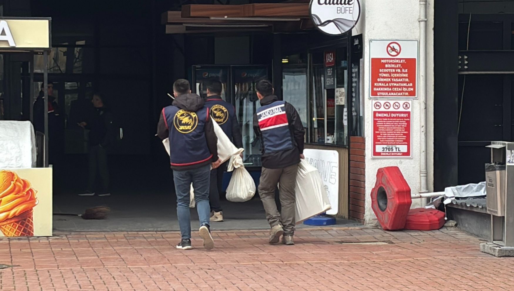 Bolu Belediyesi’nde arama tamamlandı: Evraklar savcılığa götürüldü