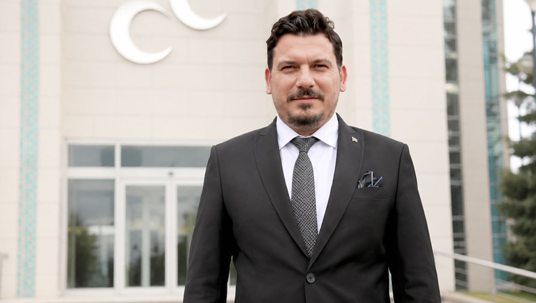 MHP Bolu'da güven tazeledi! Berk Kutlukkaya yeniden başkan seçildi