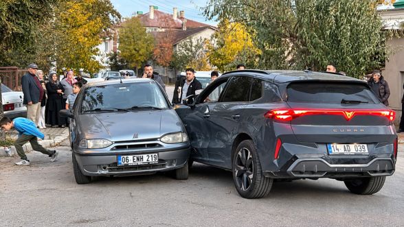 Bolu'da cip ile otomobil çarpıştı! 4 yaralı