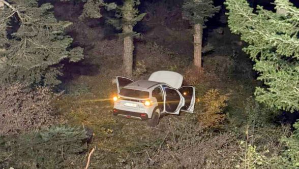 Bolu'da otomobil uçuruma yuvarlandı: 4 yaralı